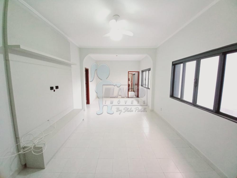 Alugar Casa / Padrão em Ribeirão Preto R$ 1.600,00 - Foto 1