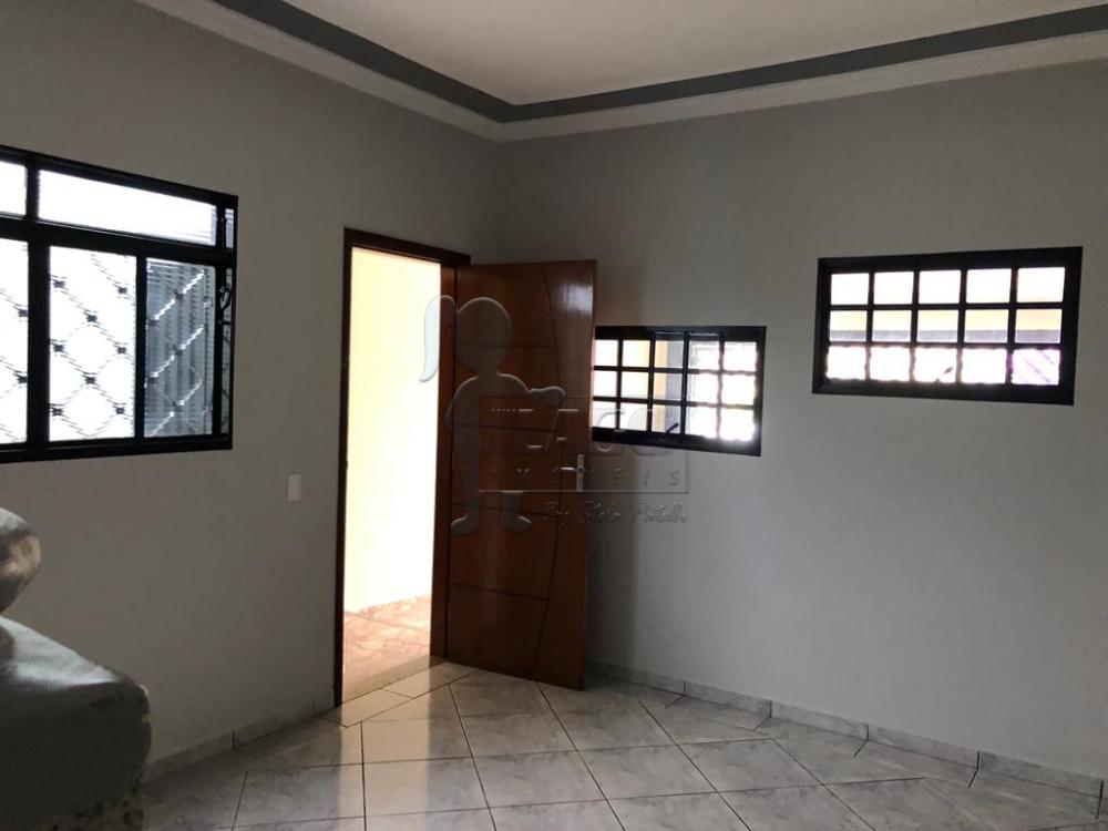 Alugar Casa / Padrão em Ribeirão Preto R$ 1.100,00 - Foto 2