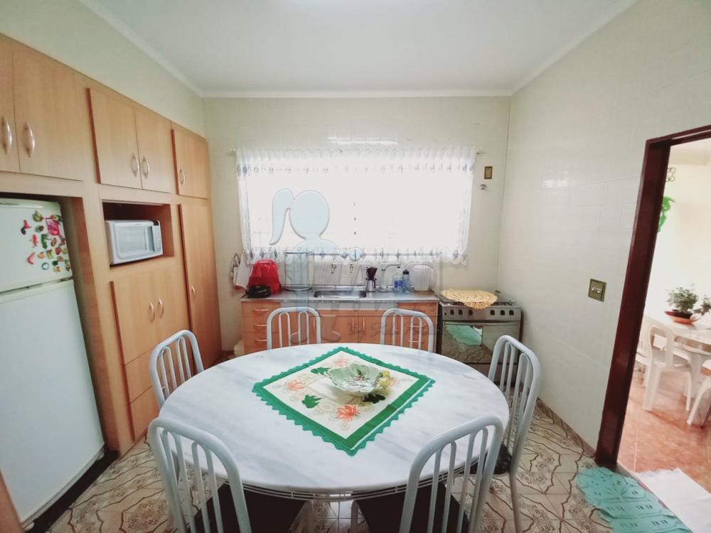 Alugar Casa / Padrão em Ribeirão Preto R$ 1.600,00 - Foto 4