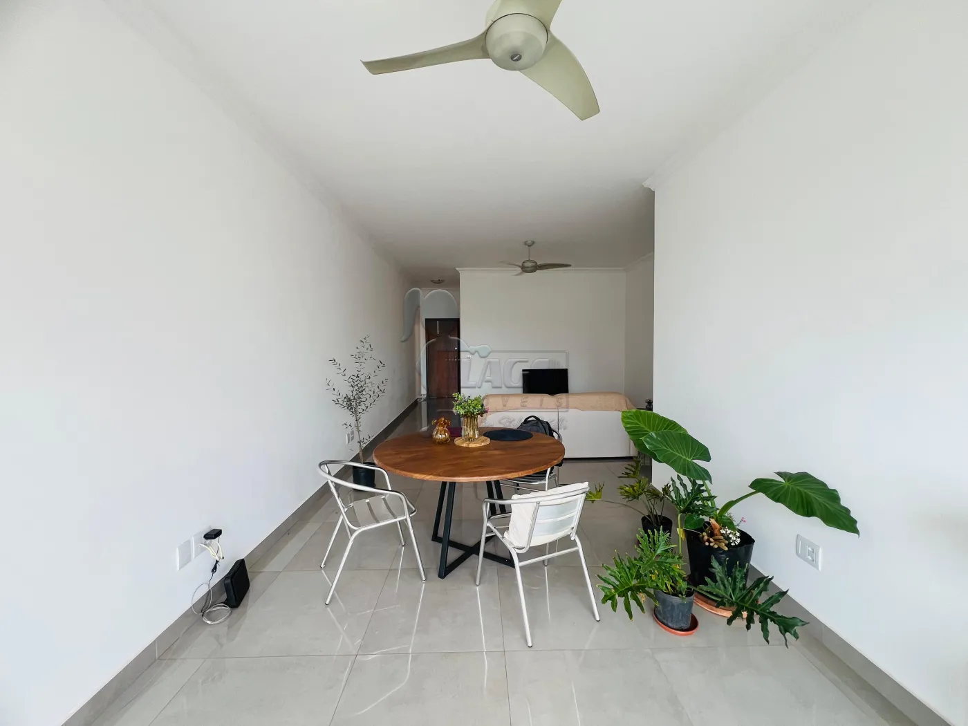 Alugar Apartamento / Padrão em Ribeirão Preto R$ 2.500,00 - Foto 2