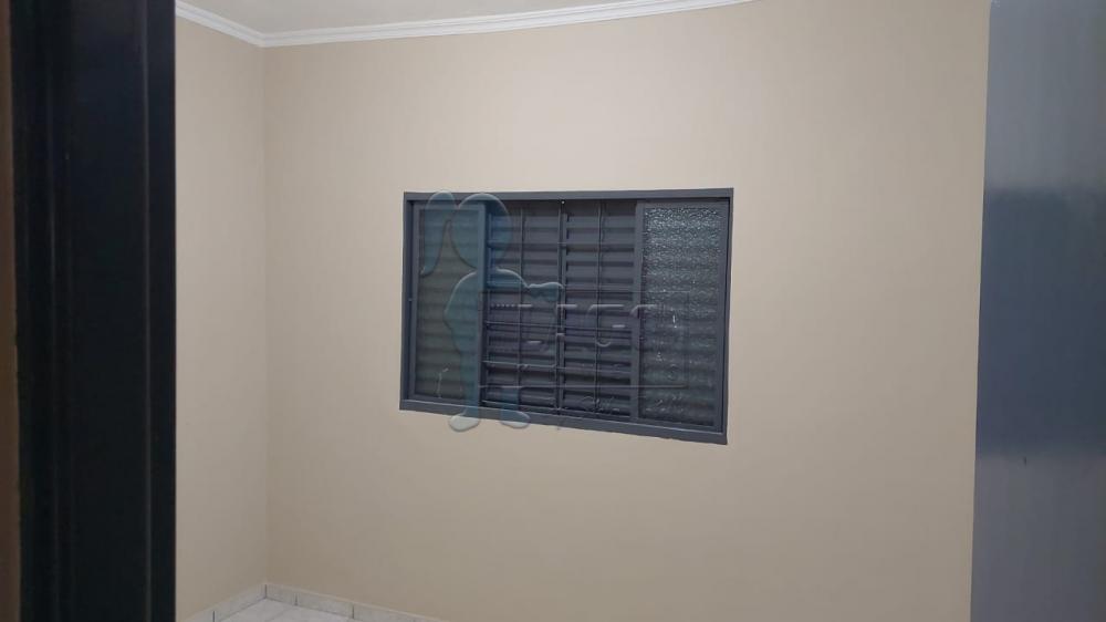 Alugar Casa / Padrão em Ribeirão Preto R$ 1.300,00 - Foto 1