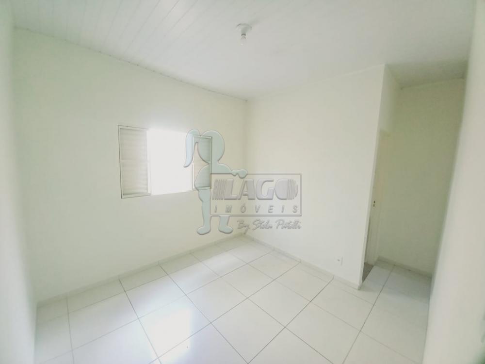 Alugar Casa / Padrão em Ribeirão Preto R$ 900,00 - Foto 3