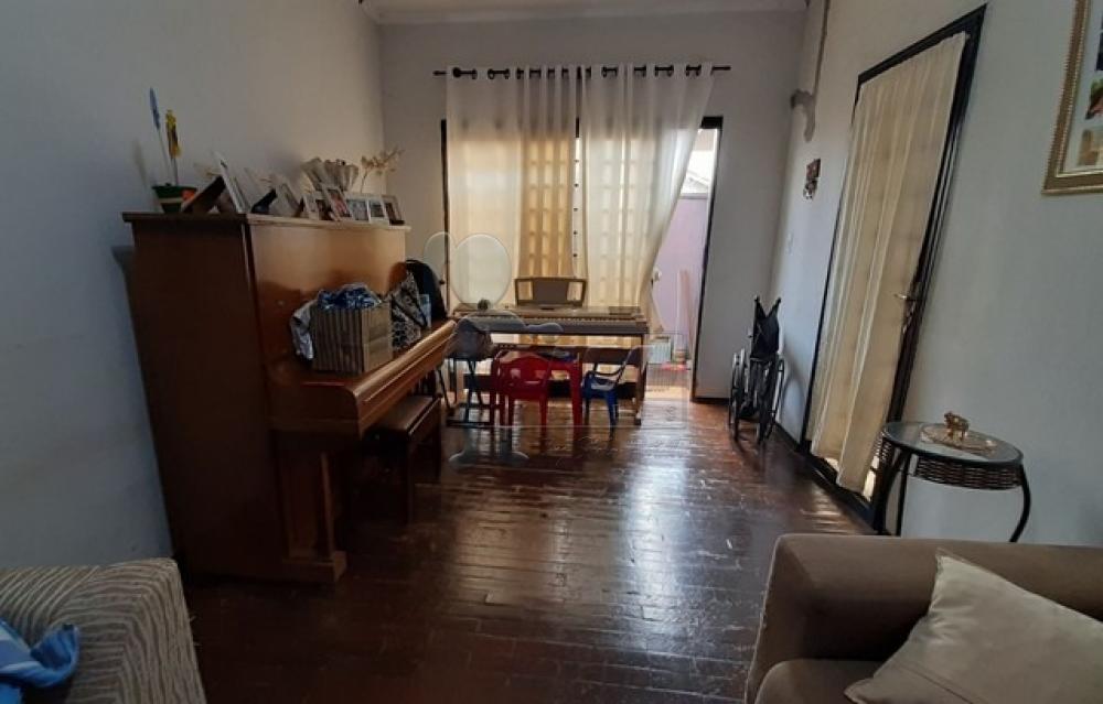 Alugar Casa / Padrão em Ribeirão Preto R$ 1.800,00 - Foto 2