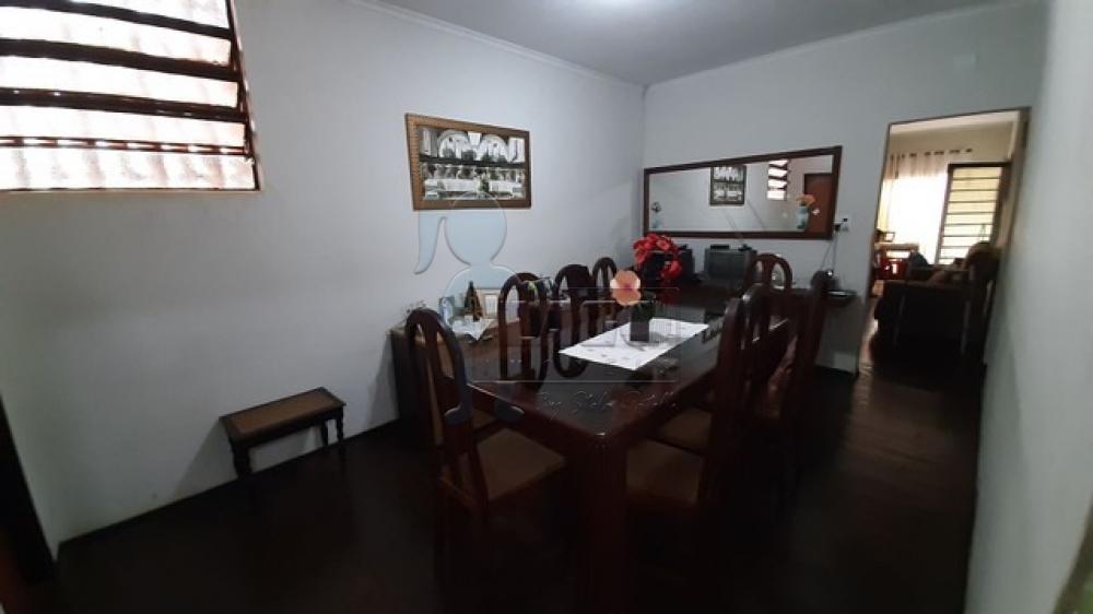 Alugar Casa / Padrão em Ribeirão Preto R$ 1.800,00 - Foto 1