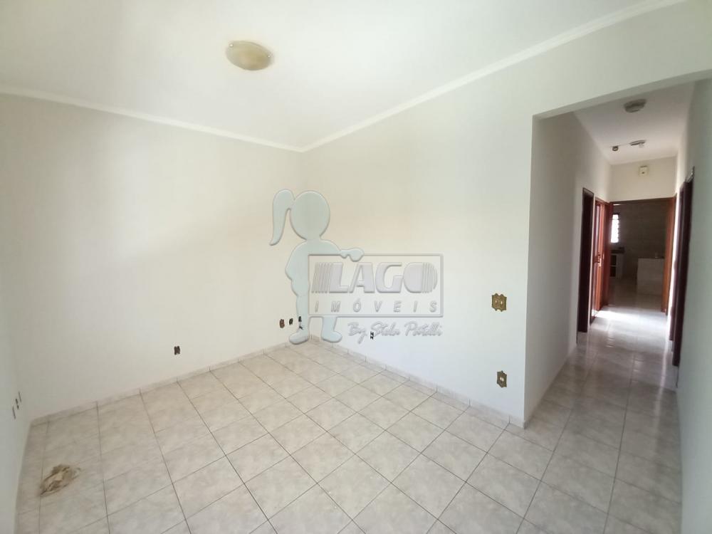 Alugar Casa / Padrão em Ribeirão Preto R$ 1.800,00 - Foto 1