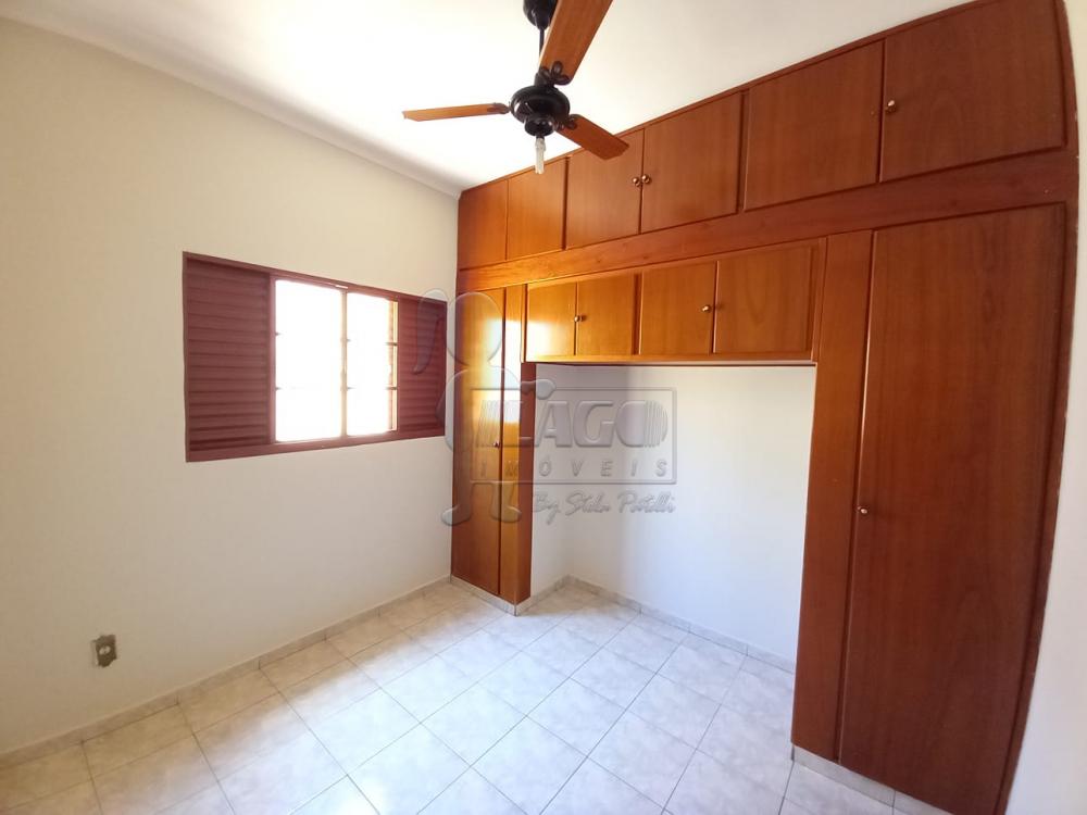 Alugar Casa / Padrão em Ribeirão Preto R$ 1.800,00 - Foto 3