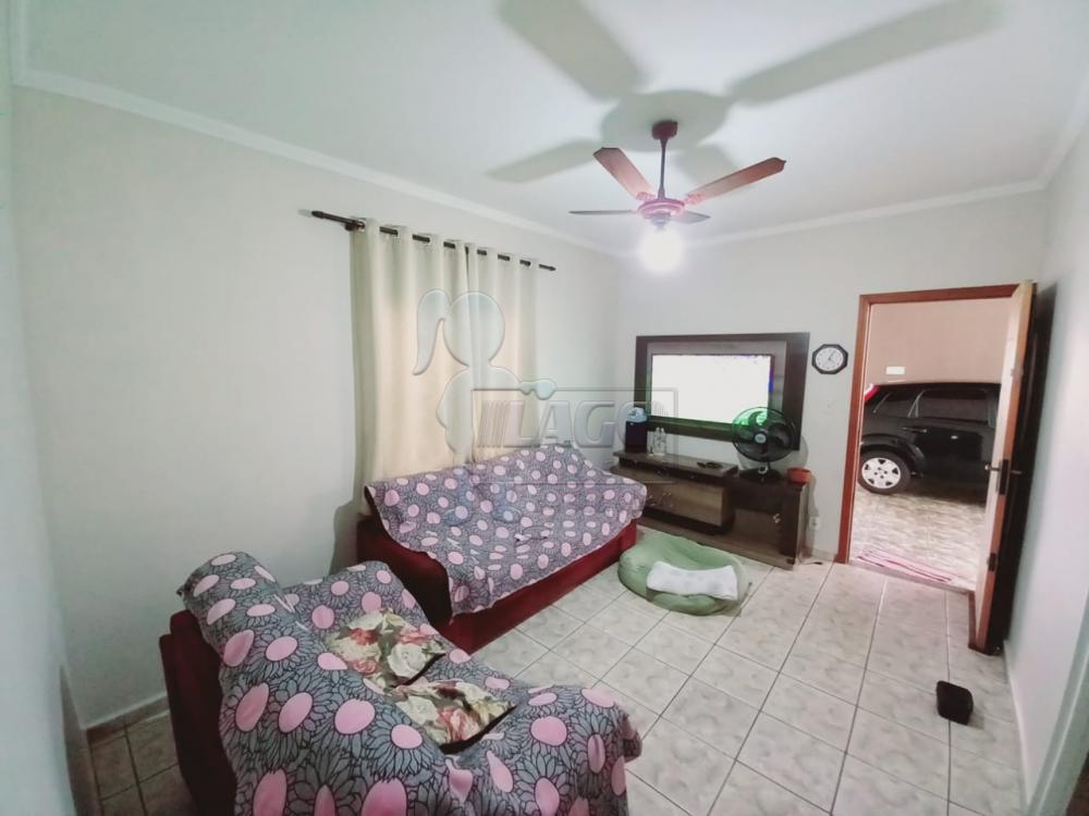 Alugar Casa / Padrão em Ribeirão Preto R$ 1.600,00 - Foto 1