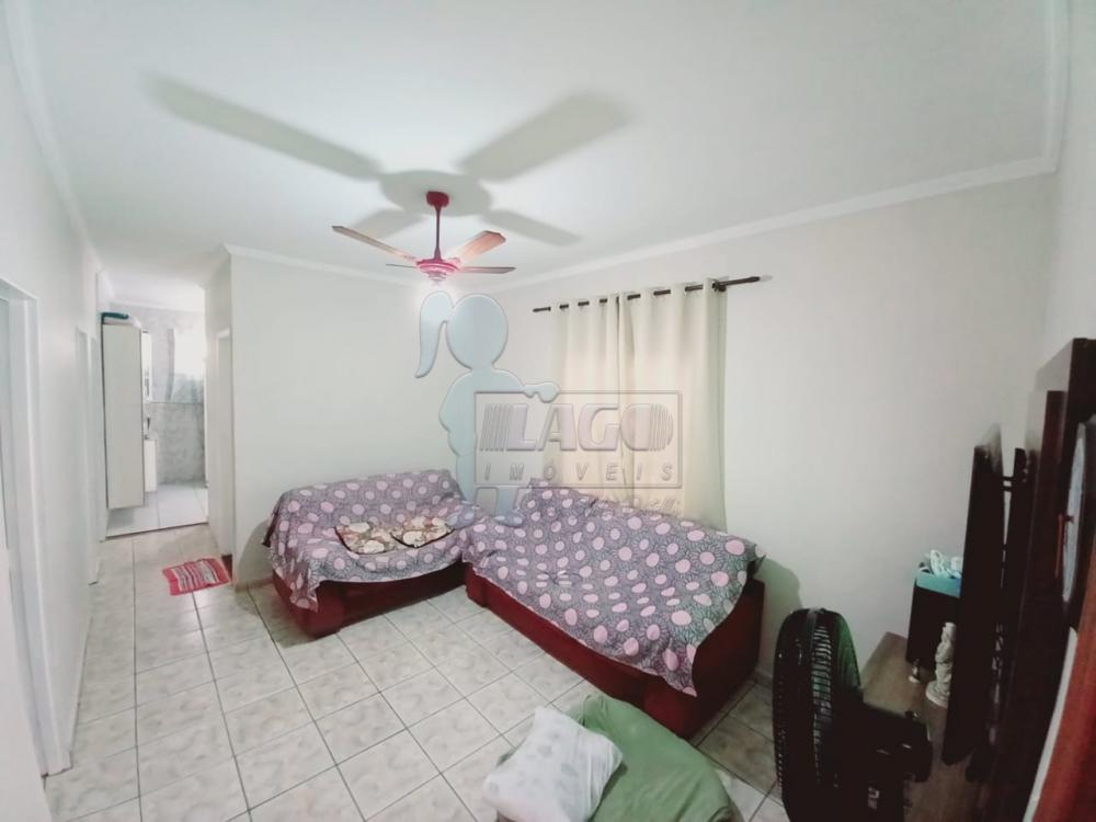 Alugar Casa / Padrão em Ribeirão Preto R$ 1.600,00 - Foto 2