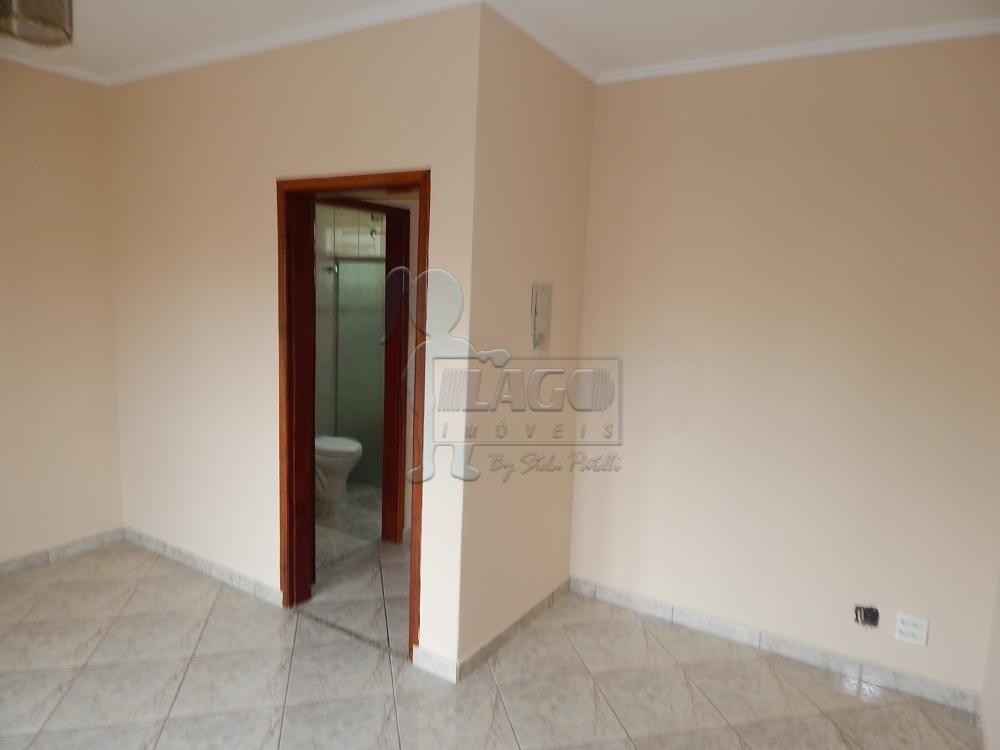 Alugar Casa / Padrão em Ribeirão Preto R$ 1.800,00 - Foto 10