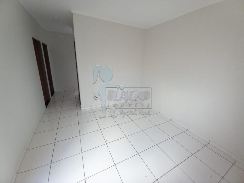 Alugar Casa / Padrão em Ribeirão Preto R$ 800,00 - Foto 1