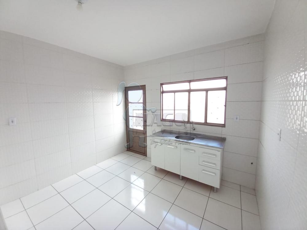 Alugar Casa / Padrão em Ribeirão Preto R$ 800,00 - Foto 5