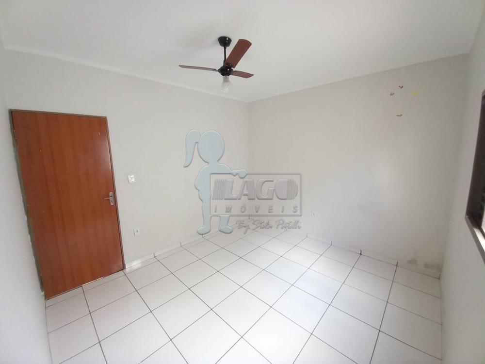 Alugar Casa / Padrão em Ribeirão Preto R$ 800,00 - Foto 2