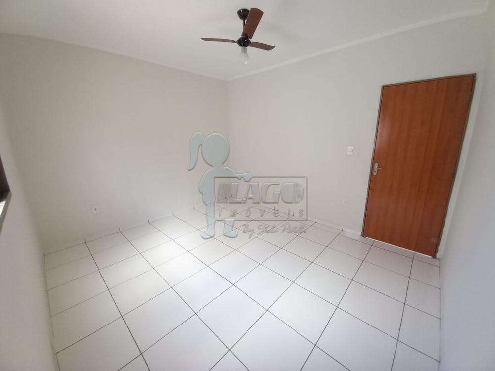 Alugar Casa / Padrão em Ribeirão Preto R$ 800,00 - Foto 3