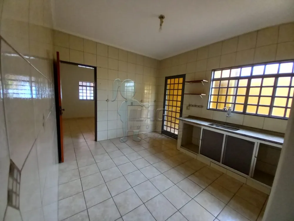 Alugar Casa / Padrão em Ribeirão Preto R$ 1.600,00 - Foto 5