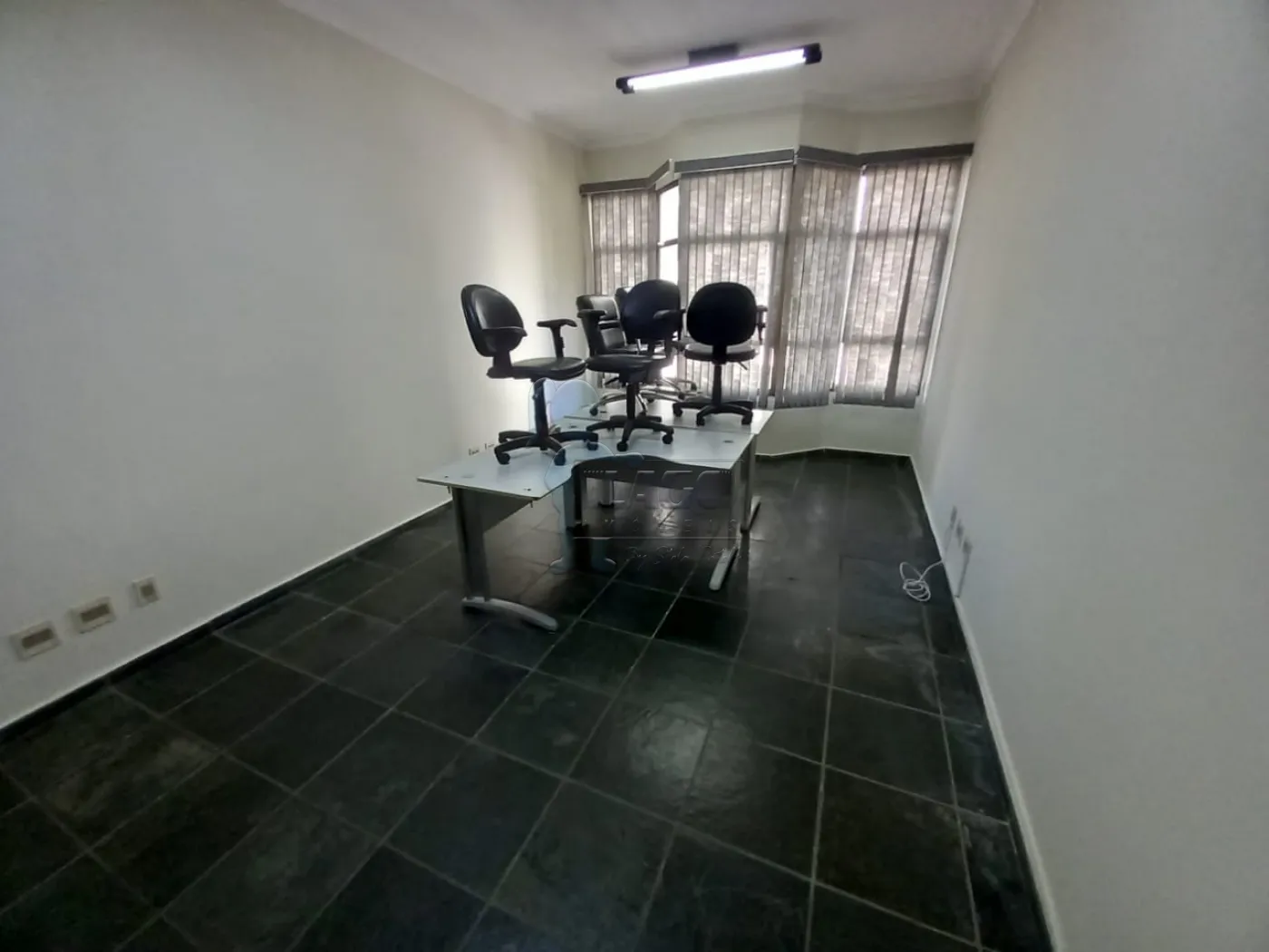 Alugar Comercial condomínio / Sala comercial em Ribeirão Preto R$ 450,00 - Foto 3