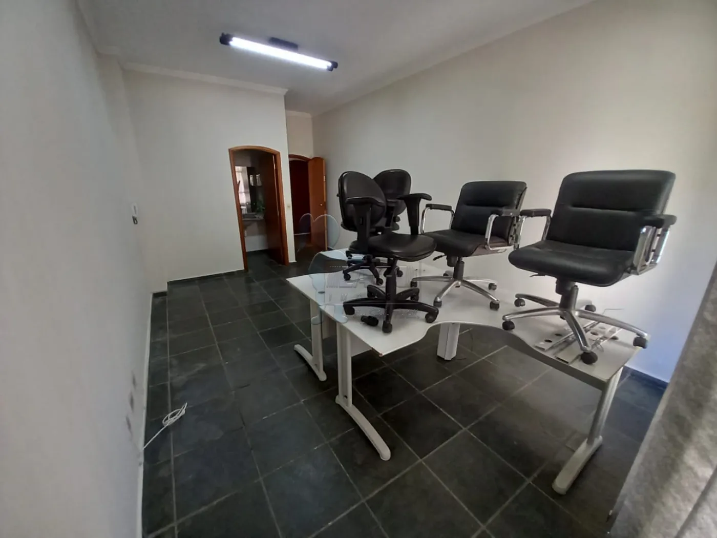 Alugar Comercial condomínio / Sala comercial em Ribeirão Preto R$ 450,00 - Foto 4