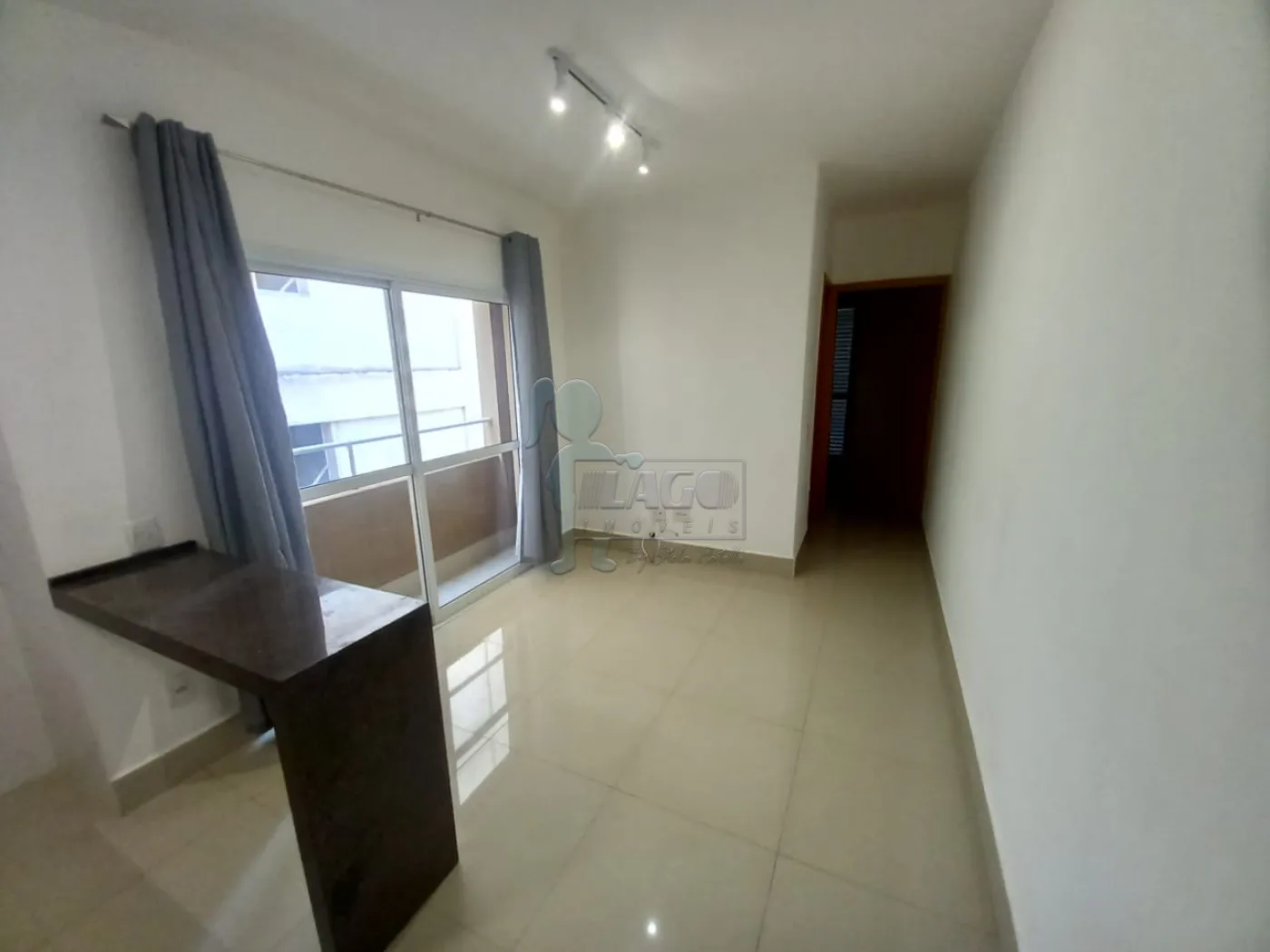 Alugar Apartamento / Padrão em Ribeirão Preto R$ 1.100,00 - Foto 1