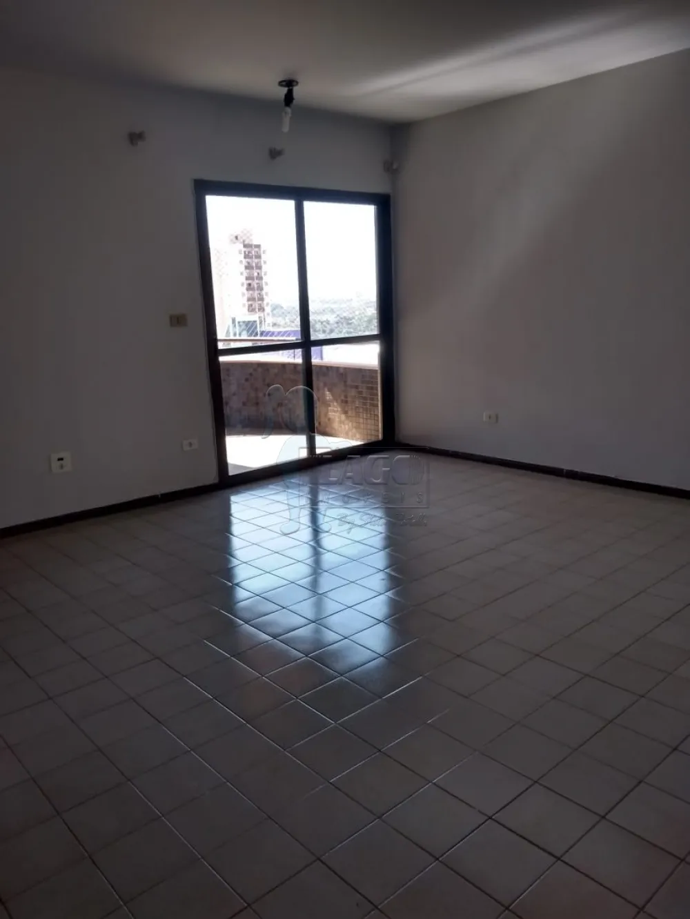 Alugar Apartamento / Padrão em Ribeirão Preto R$ 870,00 - Foto 2