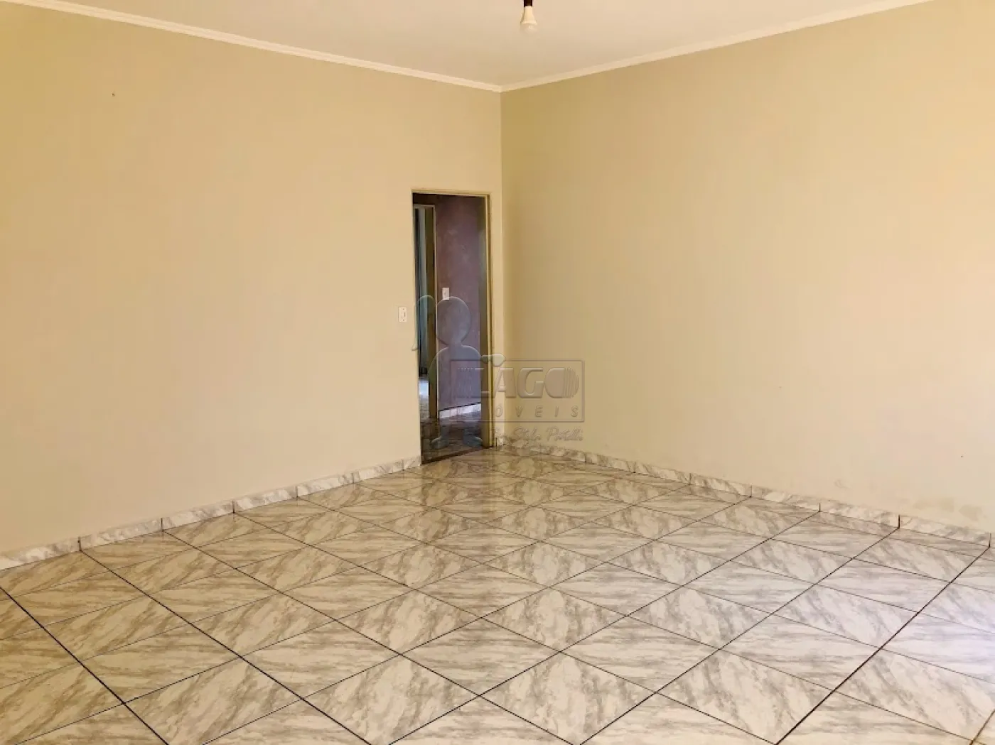 Alugar Casa / Padrão em Ribeirão Preto R$ 1.800,00 - Foto 5