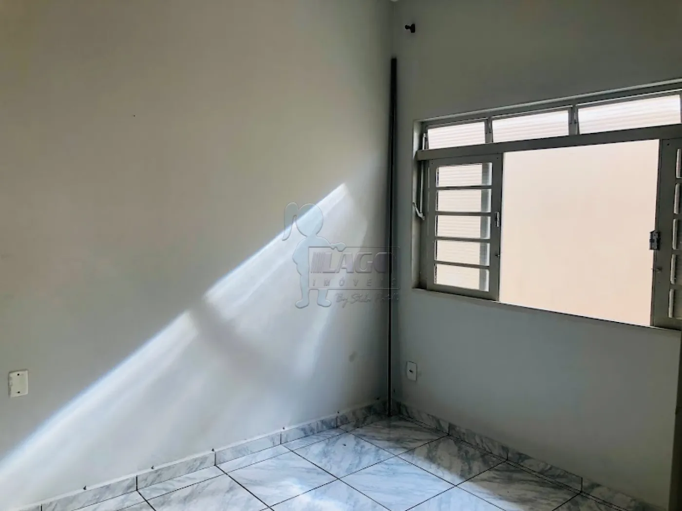 Alugar Casa / Padrão em Ribeirão Preto R$ 1.800,00 - Foto 9