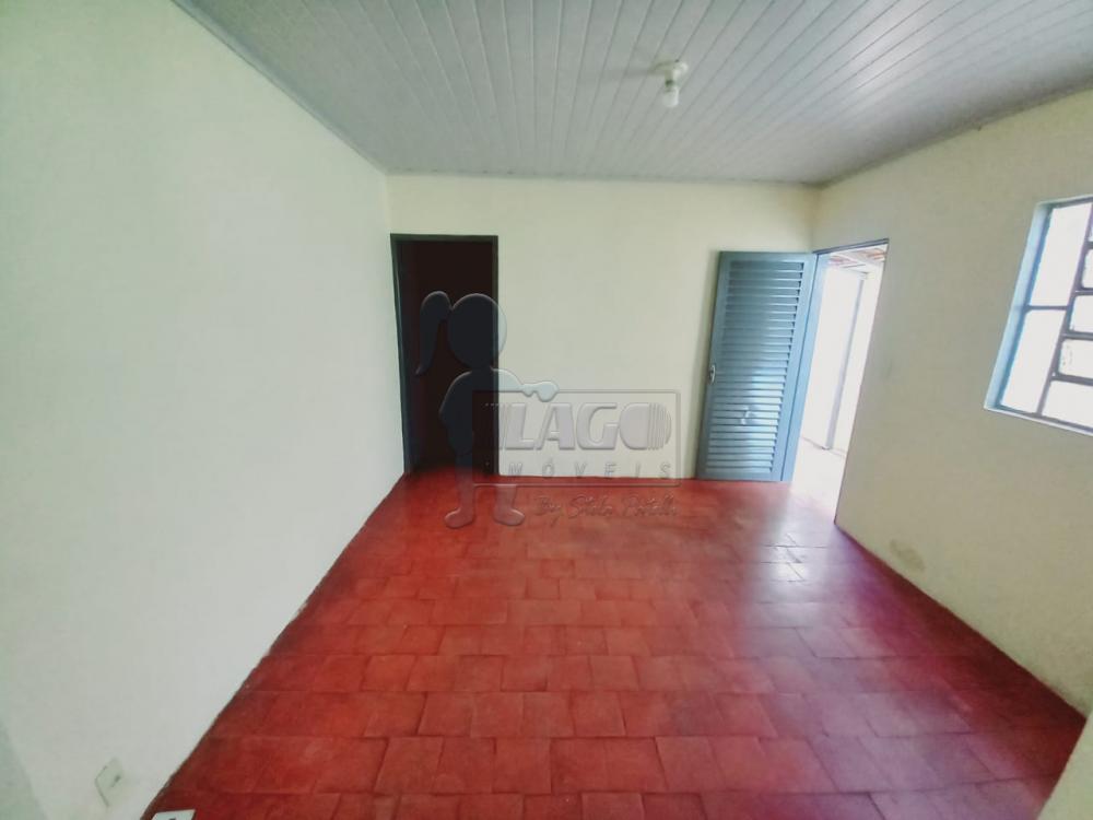 Alugar Casa / Padrão em Ribeirão Preto R$ 730,00 - Foto 1