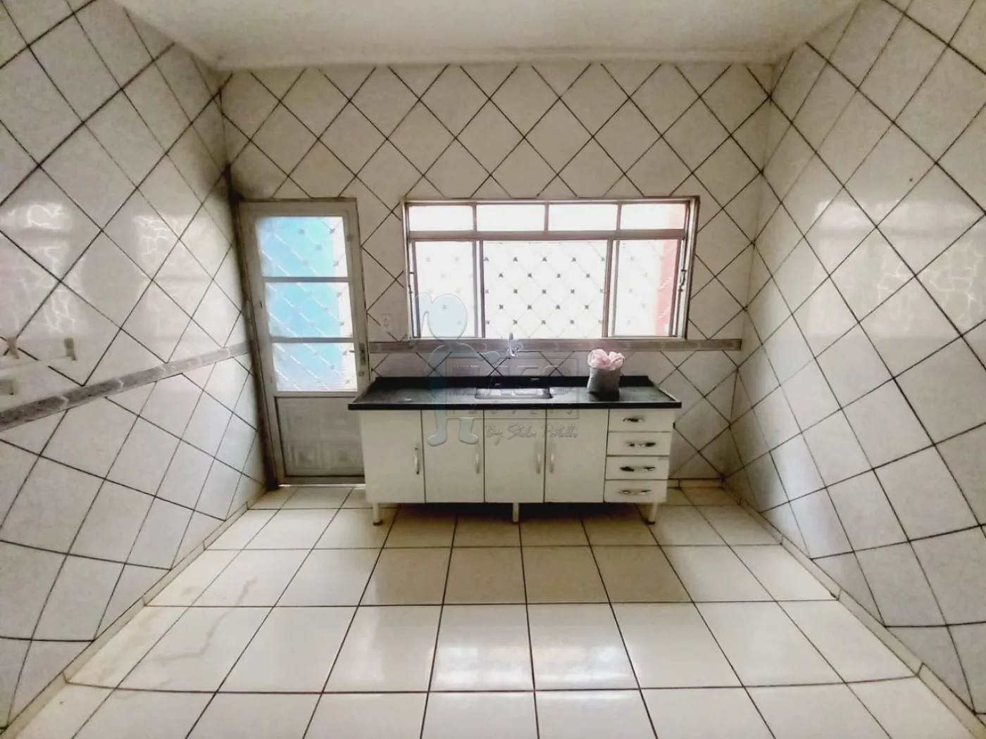 Alugar Casa / Padrão em Ribeirão Preto R$ 600,00 - Foto 5