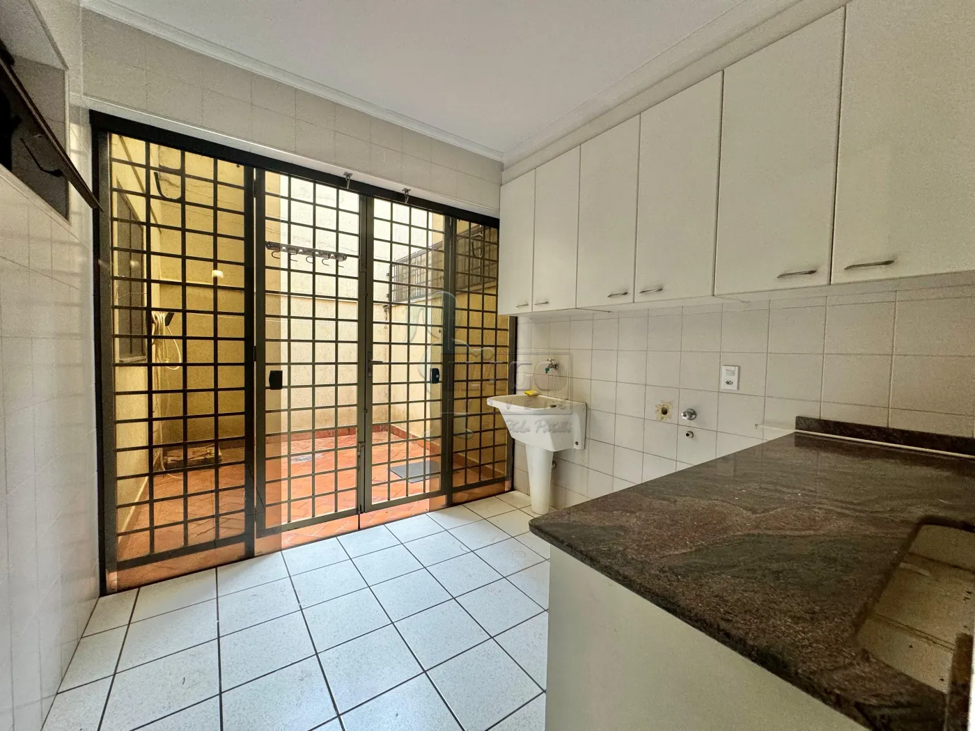 Alugar Apartamento / Padrão em Ribeirão Preto R$ 1.700,00 - Foto 5