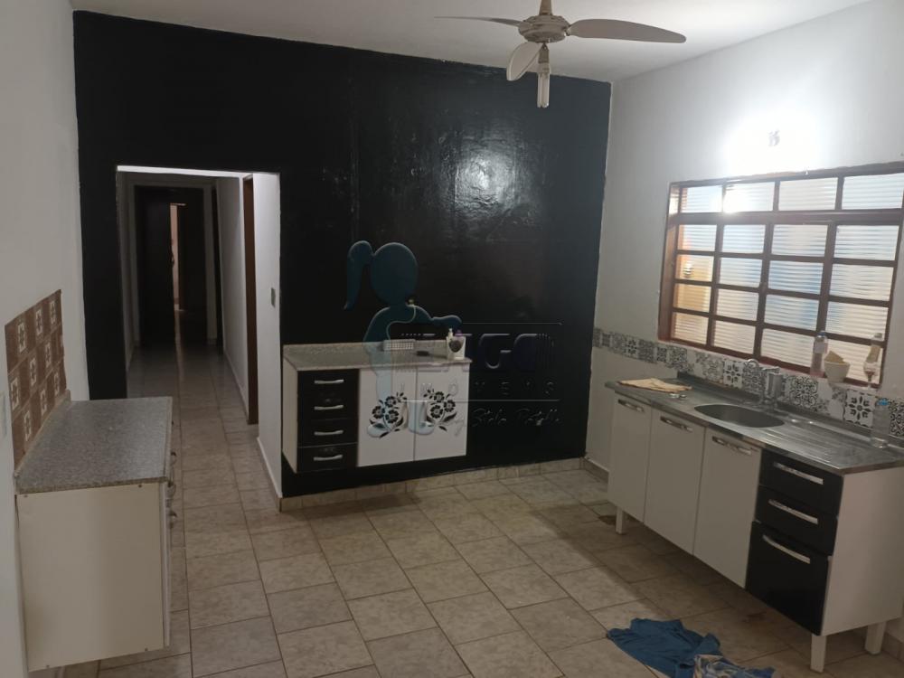 Alugar Casa / Padrão em Ribeirão Preto R$ 1.080,00 - Foto 4