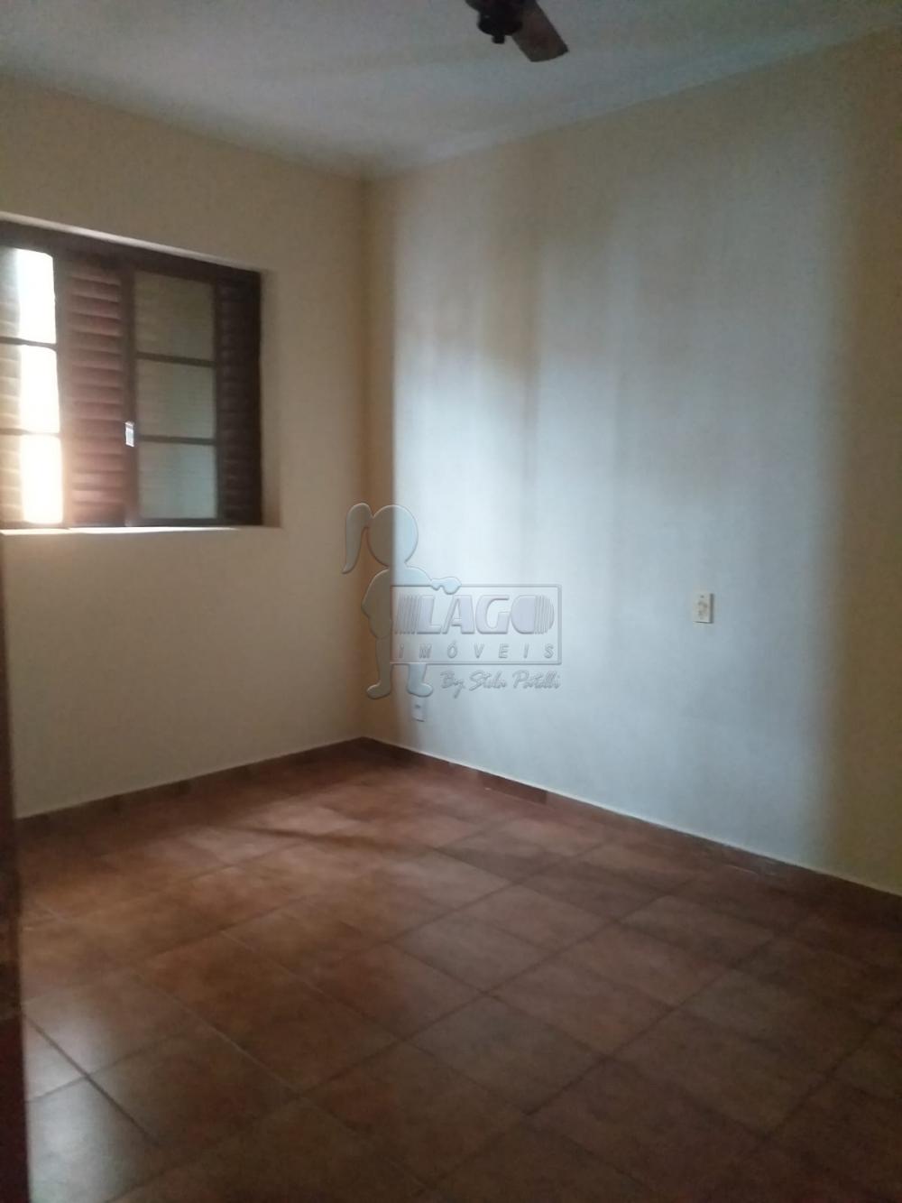 Alugar Casas / Padrão em Ribeirão Preto R$ 1.100,00 - Foto 4