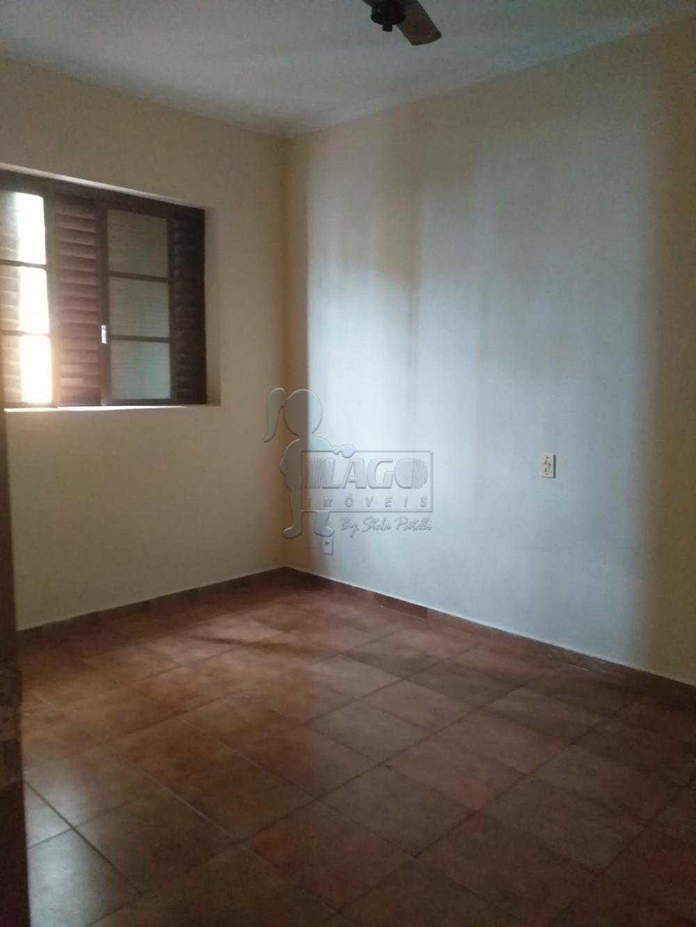 Alugar Casas / Padrão em Ribeirão Preto R$ 1.100,00 - Foto 1