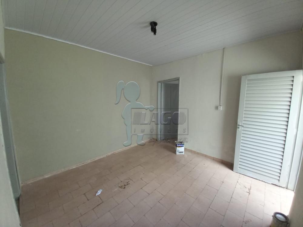 Alugar Casa / Padrão em Ribeirão Preto R$ 900,00 - Foto 1