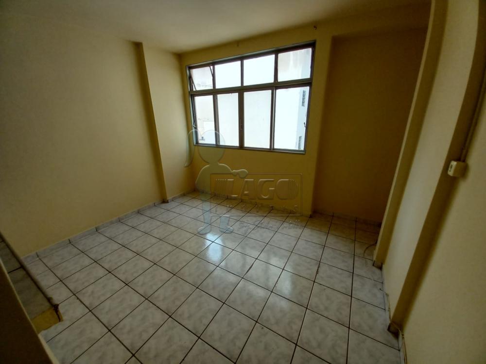 Alugar Apartamento / Padrão em Ribeirão Preto R$ 650,00 - Foto 4