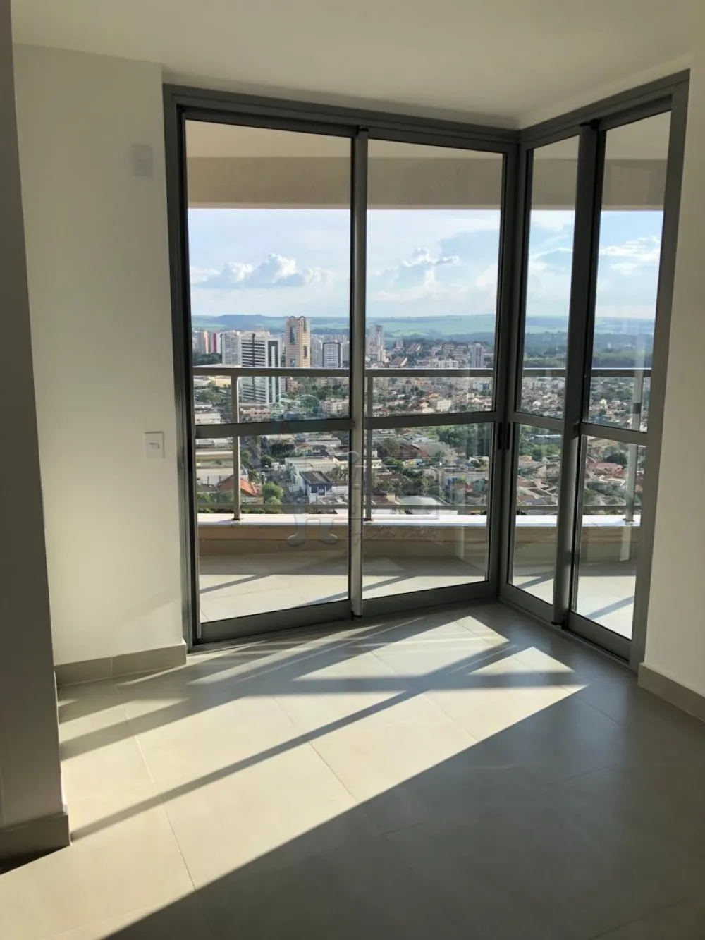 Alugar Apartamento / Padrão em Ribeirão Preto R$ 3.600,00 - Foto 4