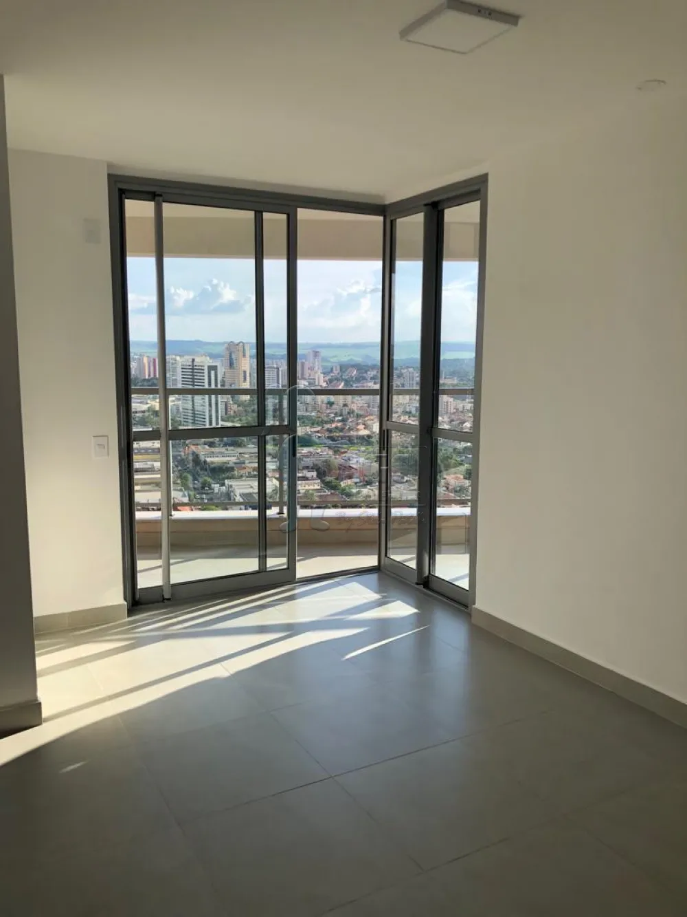 Alugar Apartamento / Padrão em Ribeirão Preto R$ 3.600,00 - Foto 1