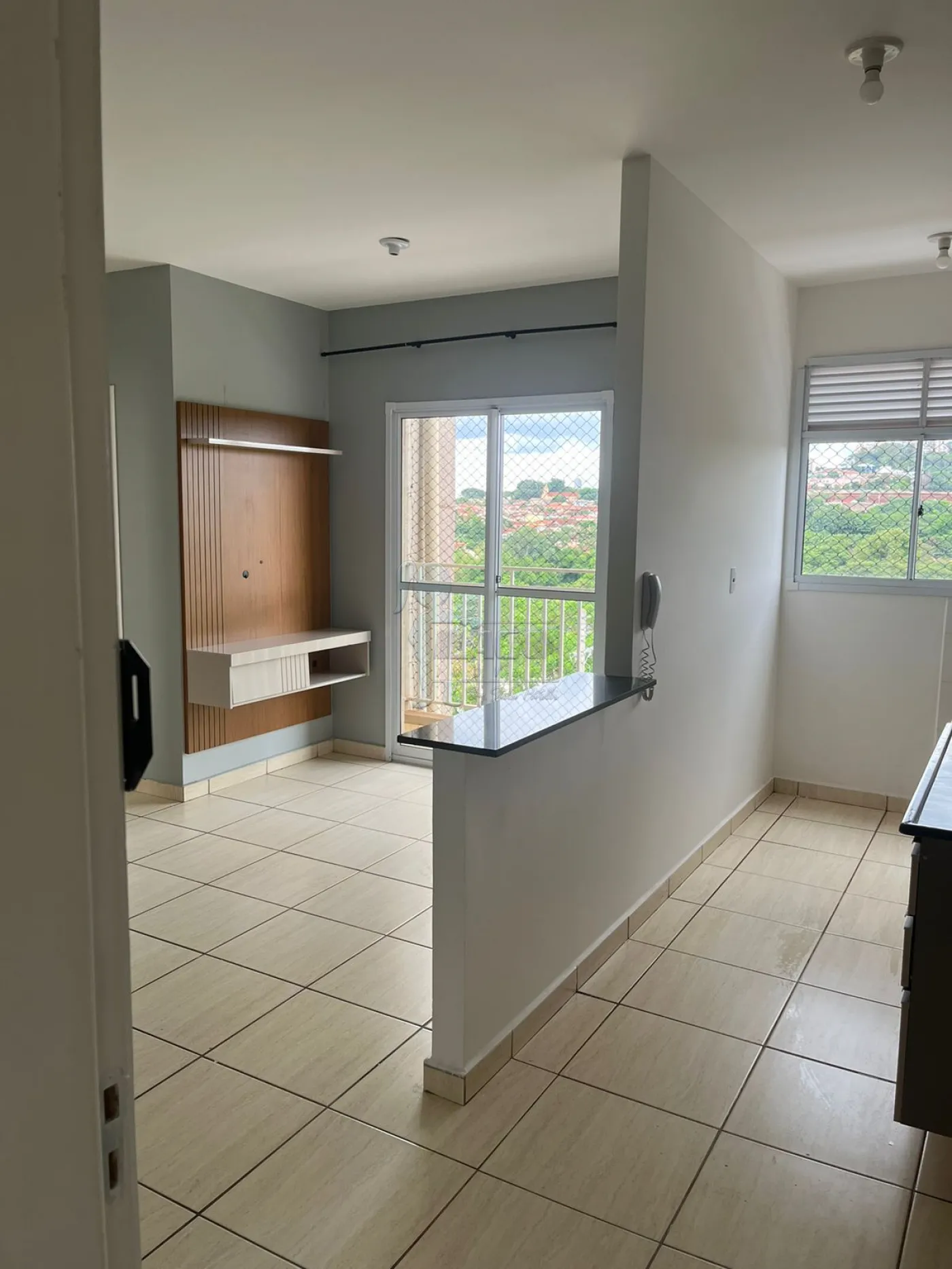 Alugar Apartamento / Padrão em Bonfim Paulista R$ 1.350,00 - Foto 3