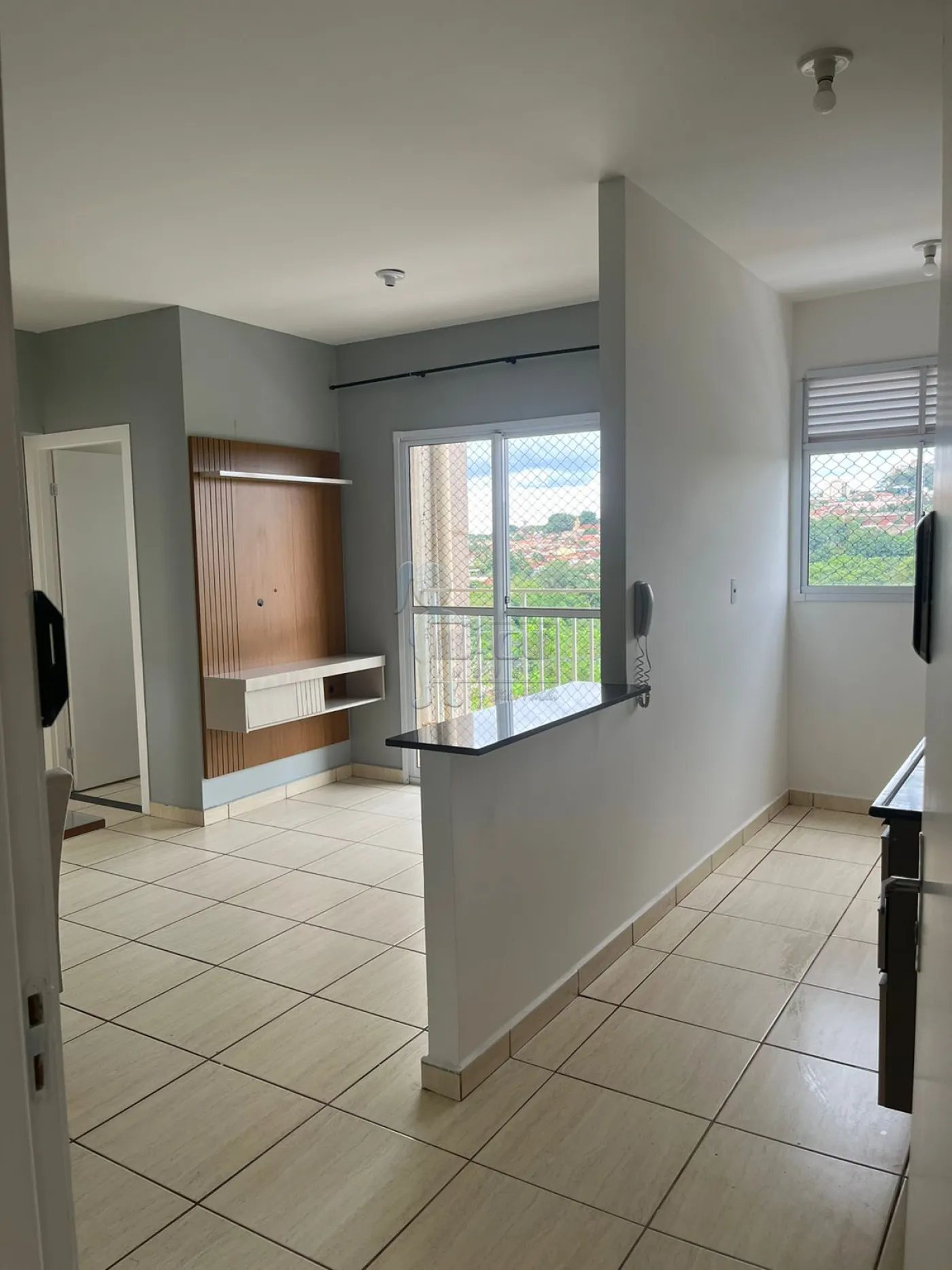 Alugar Apartamento / Padrão em Bonfim Paulista R$ 1.350,00 - Foto 2