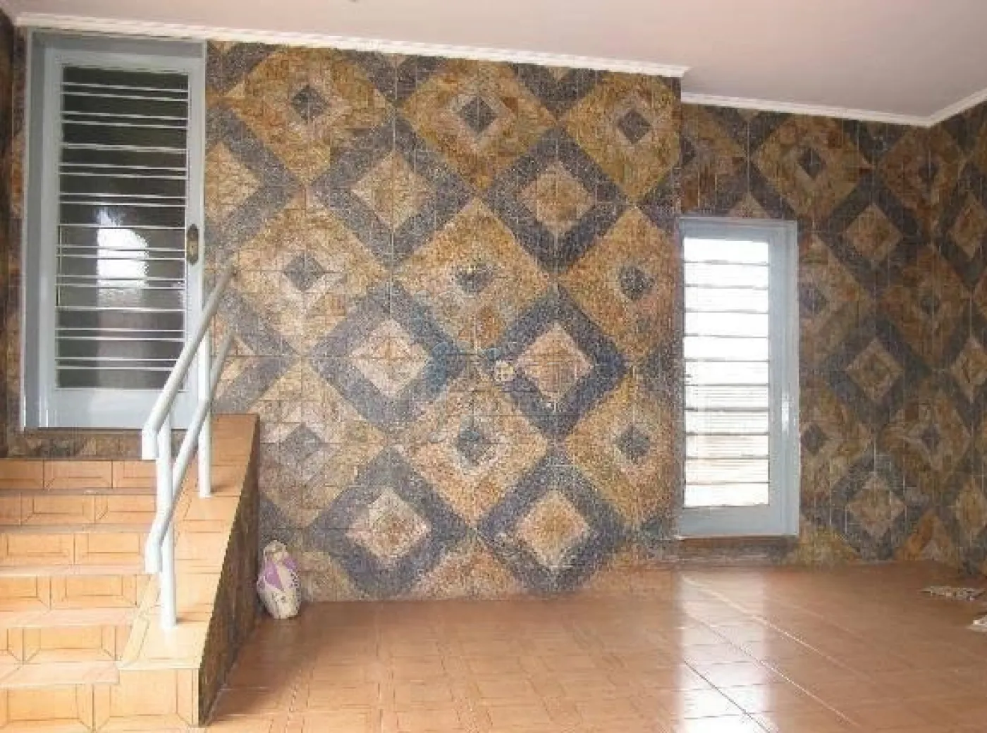 Alugar Casas / Padrão em Ribeirão Preto R$ 600,00 - Foto 1