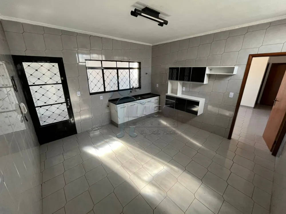 Alugar Casa / Padrão em Ribeirão Preto R$ 1.800,00 - Foto 4