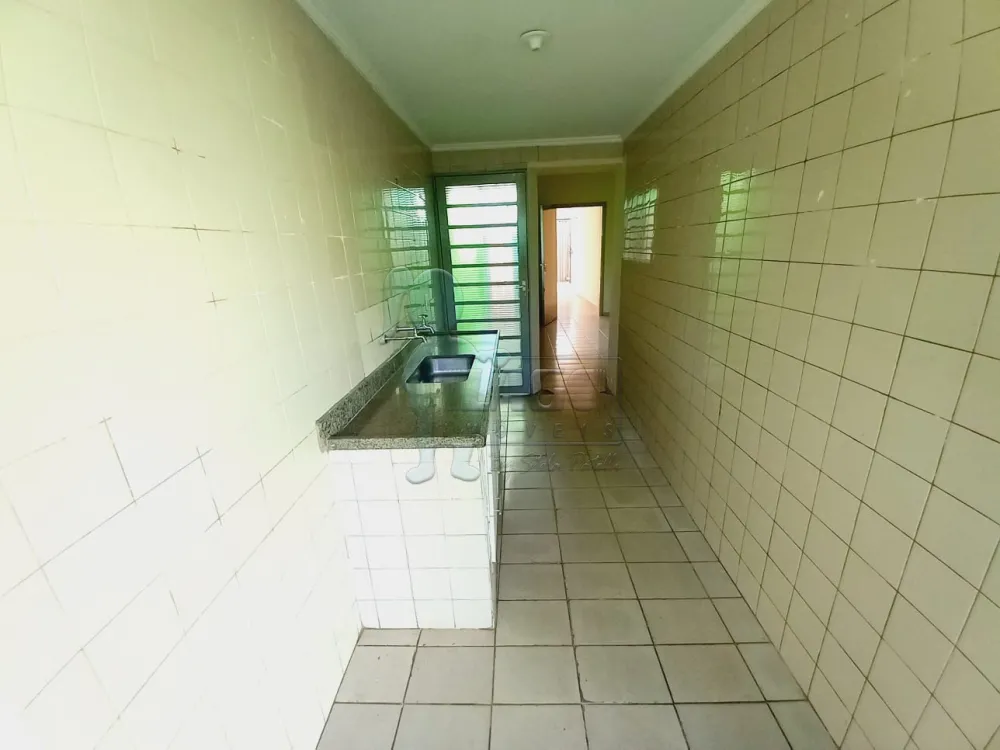 Alugar Casa / Padrão em Ribeirão Preto R$ 1.500,00 - Foto 2