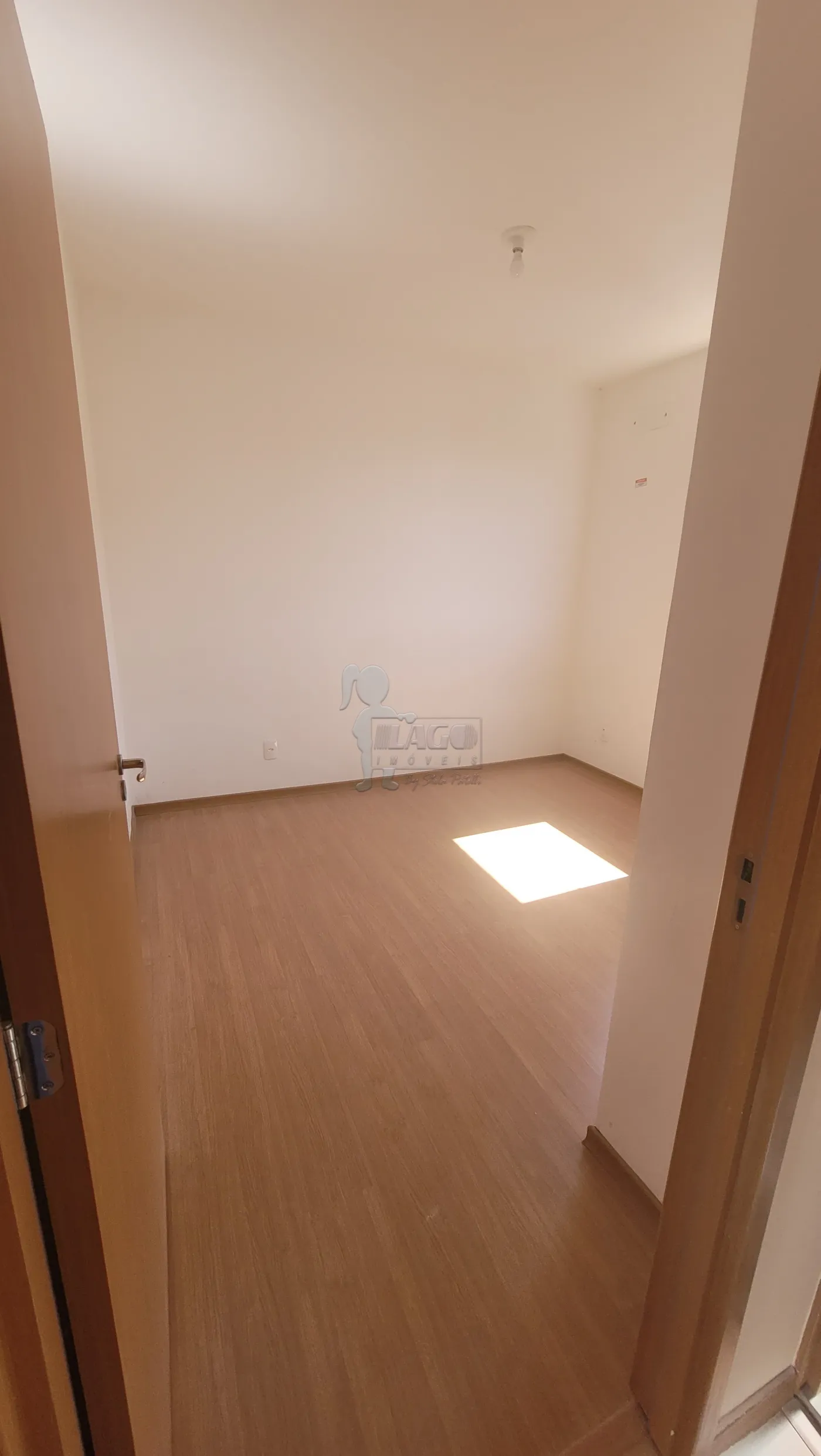 Alugar Apartamento / Padrão em Ribeirão Preto R$ 1.100,00 - Foto 5