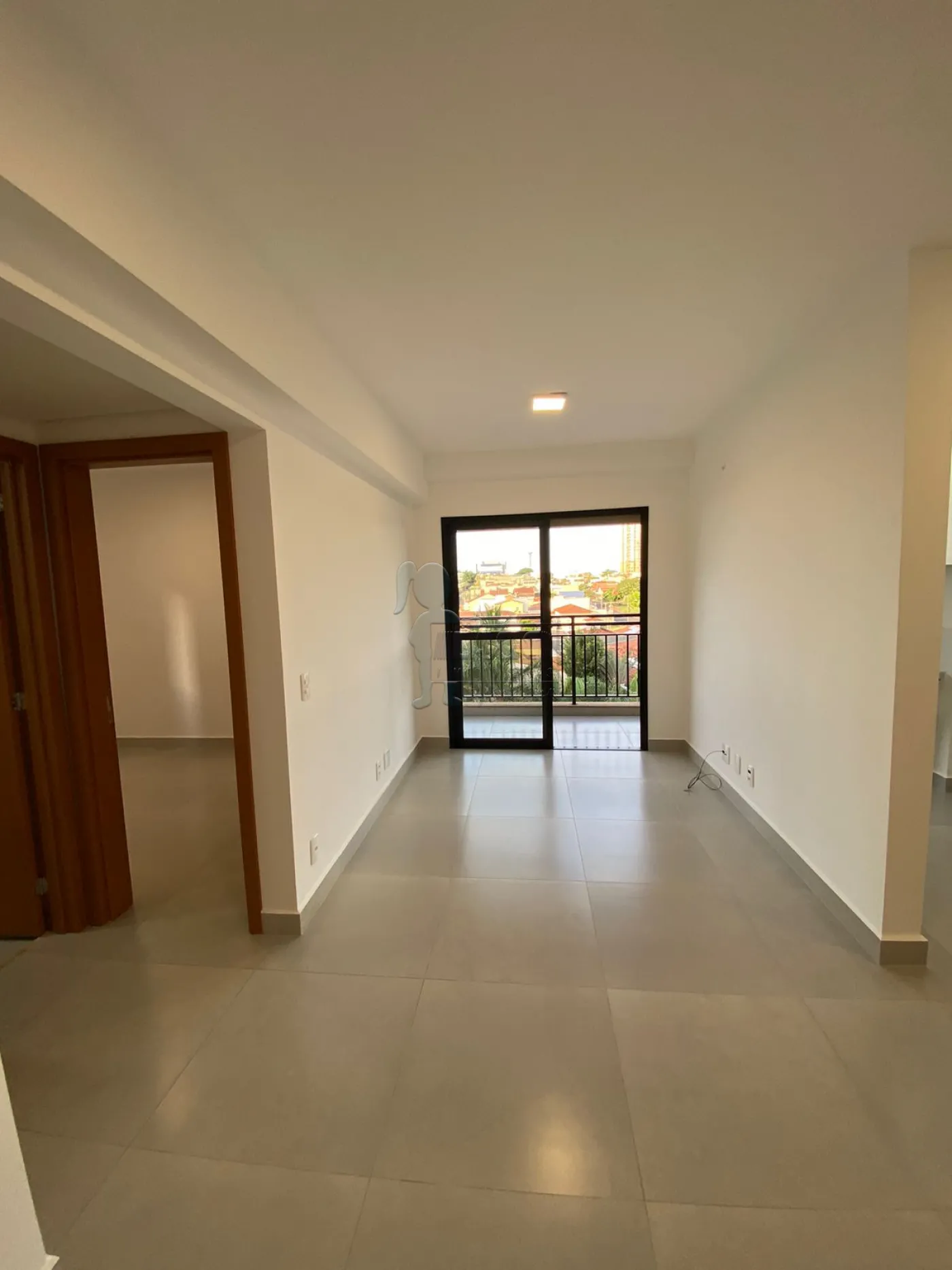 Alugar Apartamentos / Padrão em Ribeirão Preto R$ 1.700,00 - Foto 1