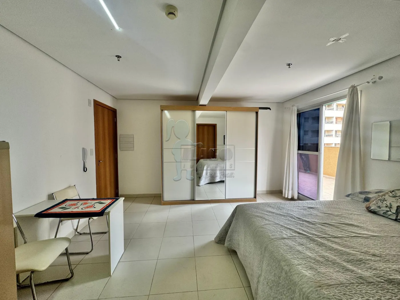 Comprar Apartamento / Kitnet em Ribeirão Preto R$ 300.000,00 - Foto 2