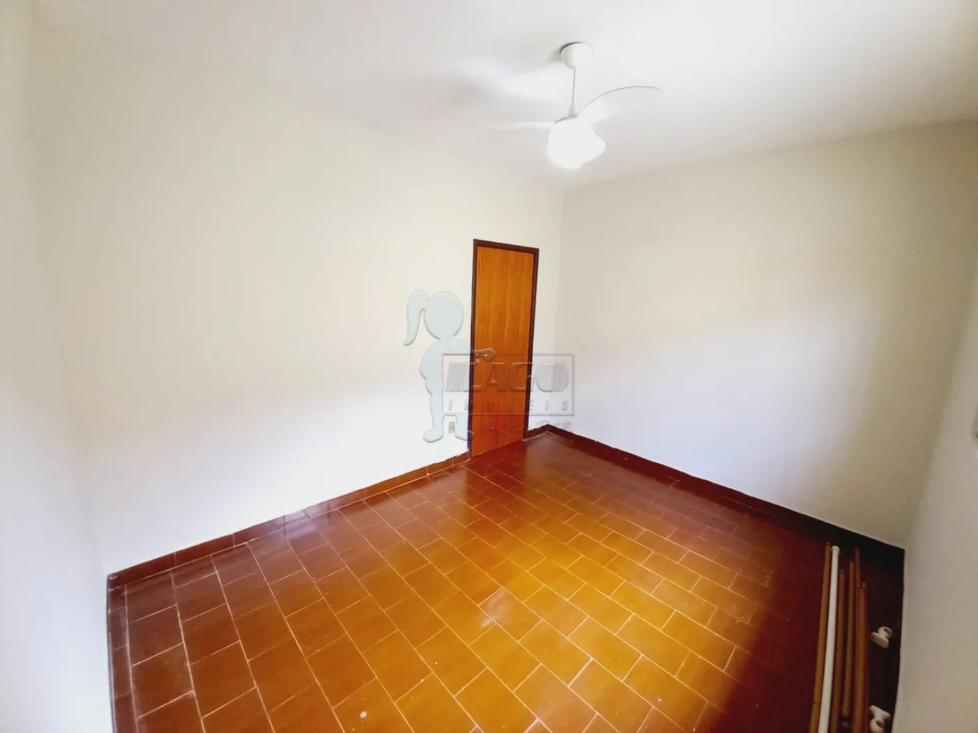 Alugar Casa / Padrão em Ribeirão Preto R$ 1.750,00 - Foto 1