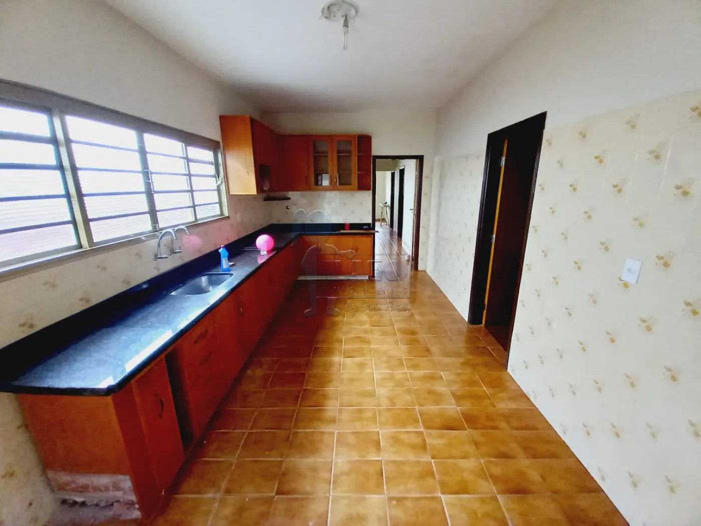 Alugar Casa / Padrão em Ribeirão Preto R$ 1.750,00 - Foto 4