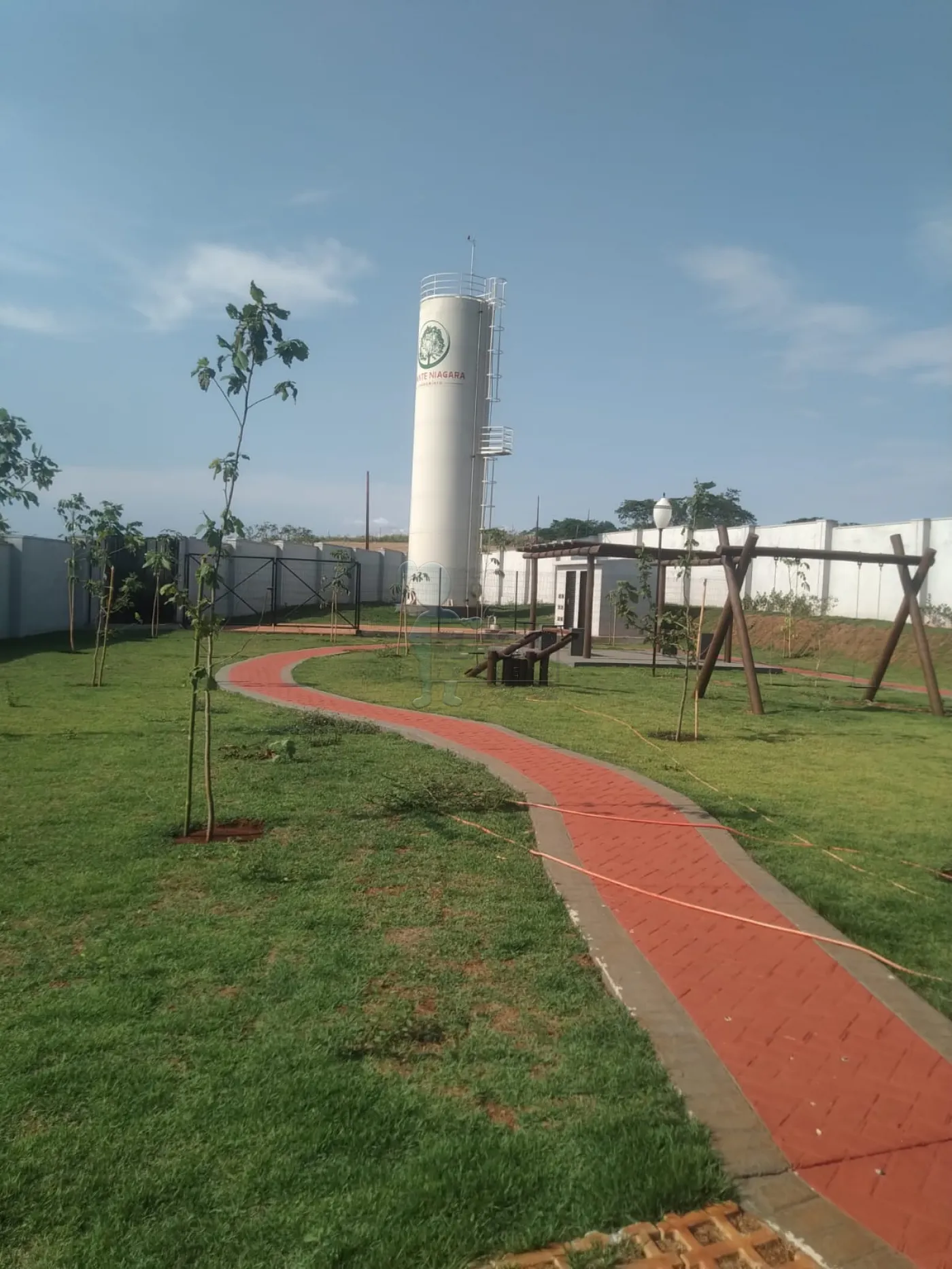 Comprar Terreno / Condomínio em Jardinópolis R$ 250.000,00 - Foto 1