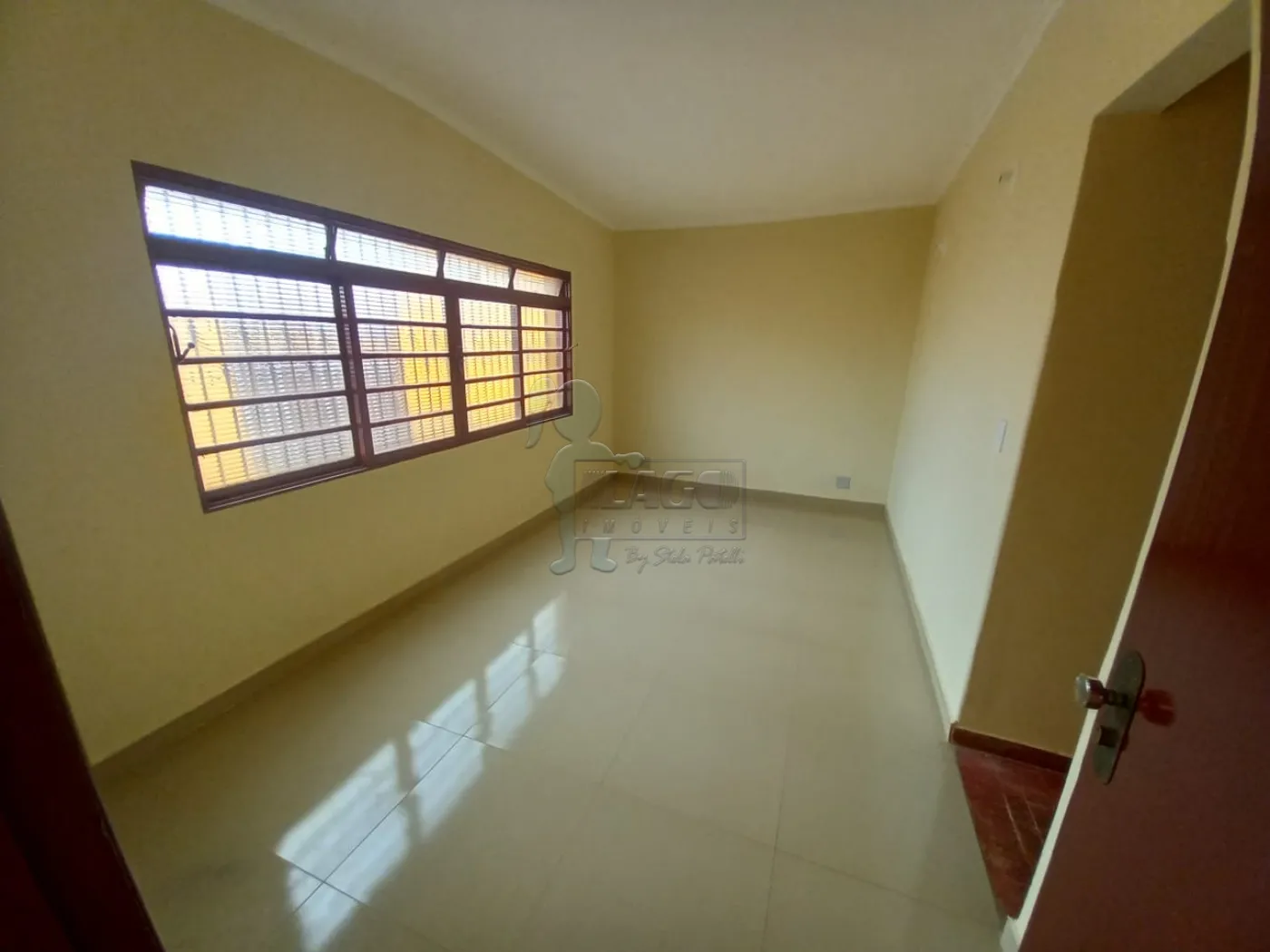 Alugar Casa / Padrão em Ribeirão Preto R$ 2.200,00 - Foto 2