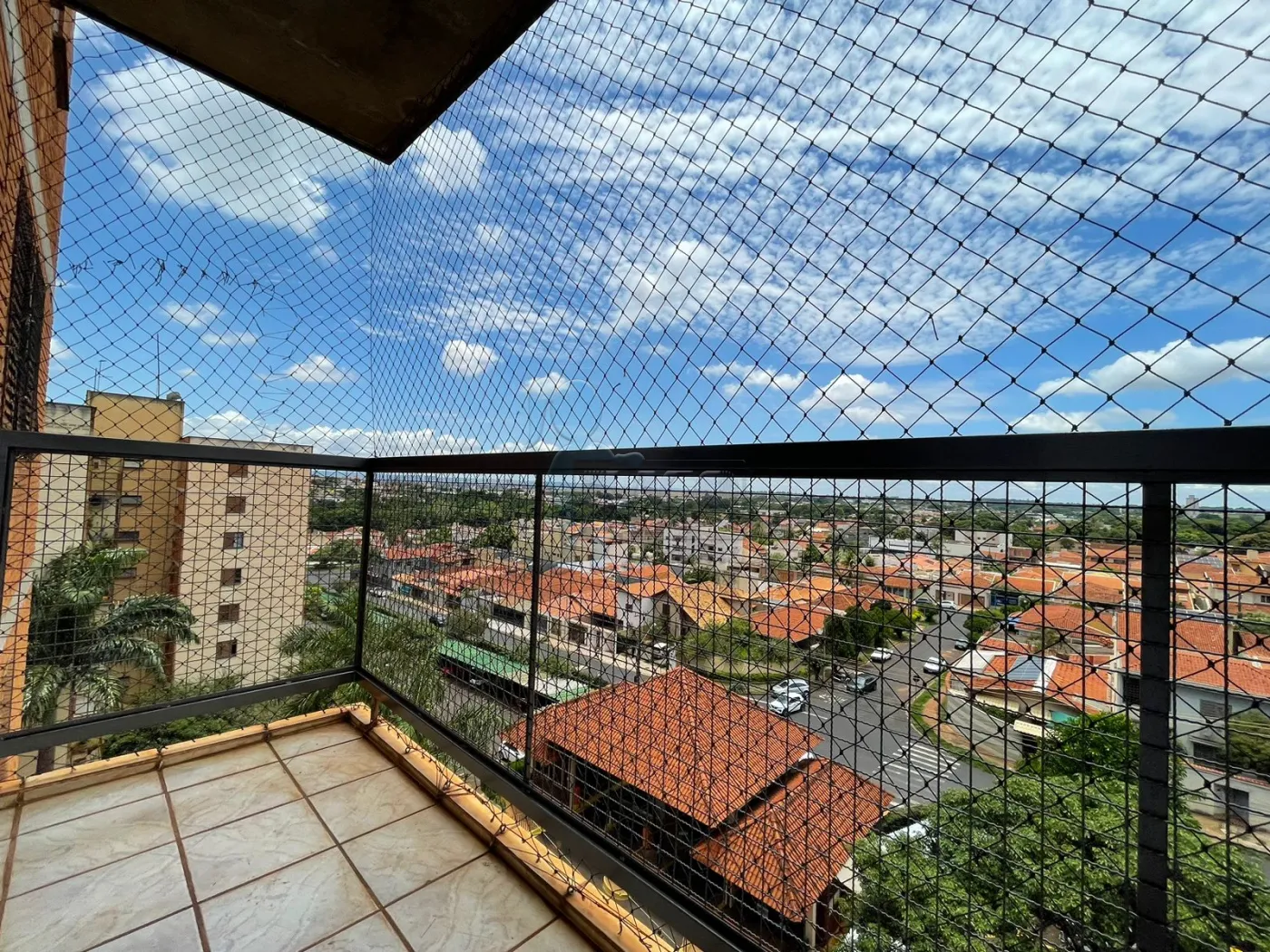 Alugar Apartamento / Padrão em Ribeirão Preto R$ 1.400,00 - Foto 1