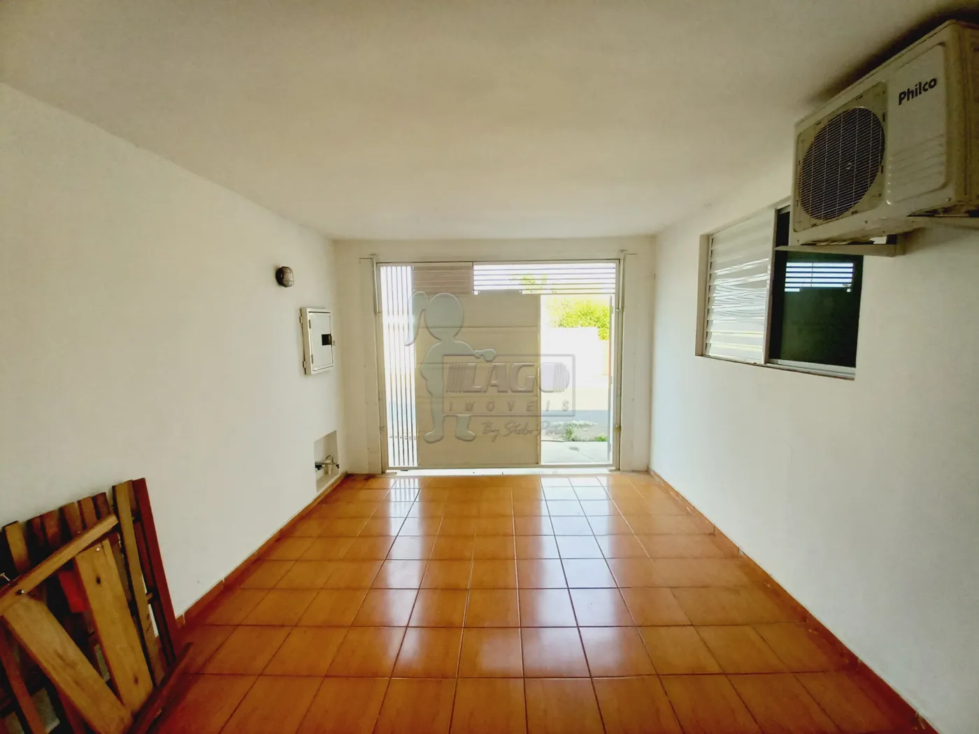 Alugar Casa / Padrão em Ribeirão Preto R$ 550,00 - Foto 1