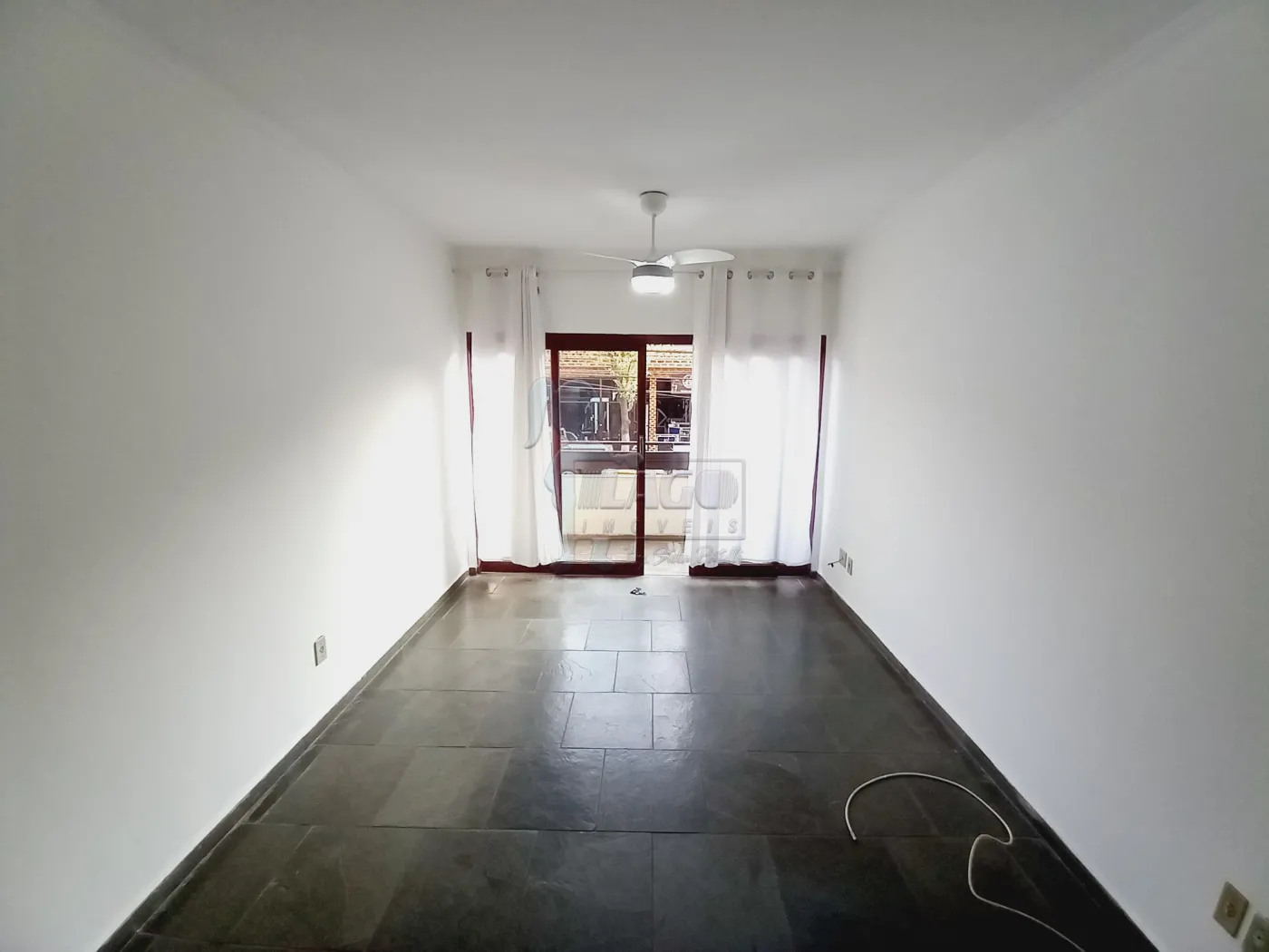 Alugar Apartamento / Padrão em Ribeirão Preto R$ 1.500,00 - Foto 1