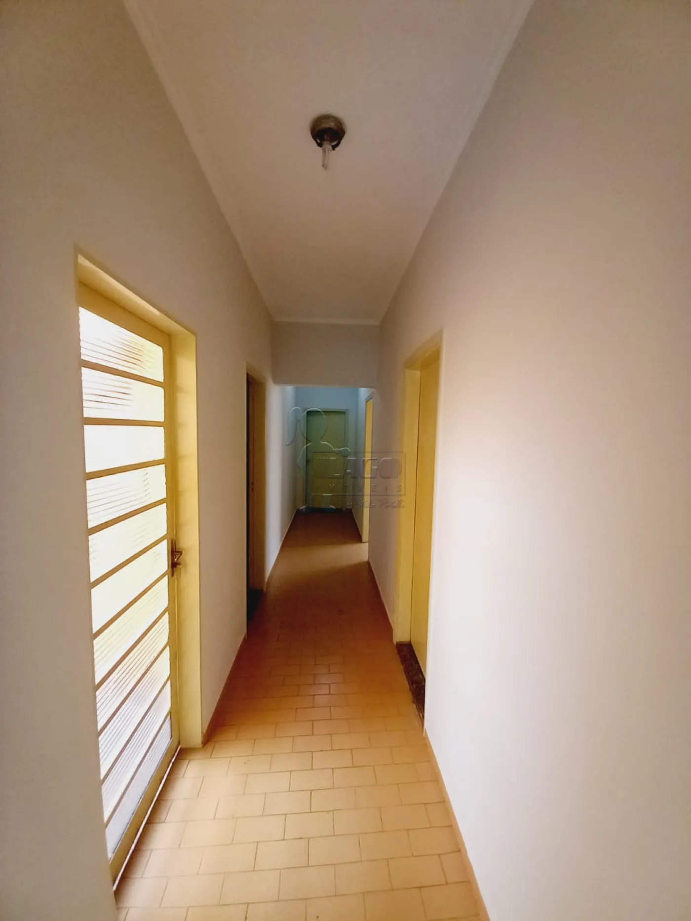 Alugar Casa / Padrão em Ribeirão Preto R$ 1.800,00 - Foto 9